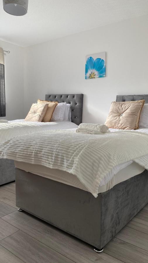 Bv Luxury Spacious 3 Bedroom House At Isaac Close Manchester Exterior foto