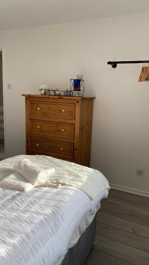 Bv Luxury Spacious 3 Bedroom House At Isaac Close Manchester Exterior foto